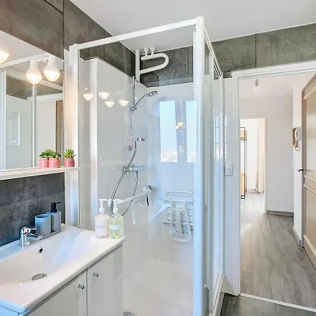Center Free Parking Apartment