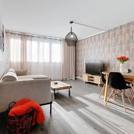 Center Free Parking Apartment